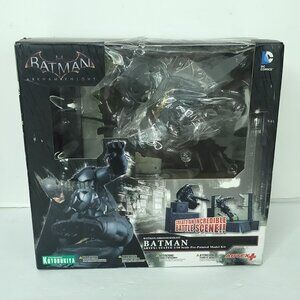 Batman Arkham Knight Kotobukiya Artfx+ Statue 1/10 Painted Model Kit Box Damage